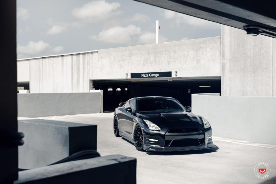  Nissan GT-R on Vossen Wheels (M-X4T) 2019 года  (фото 5 из 15)